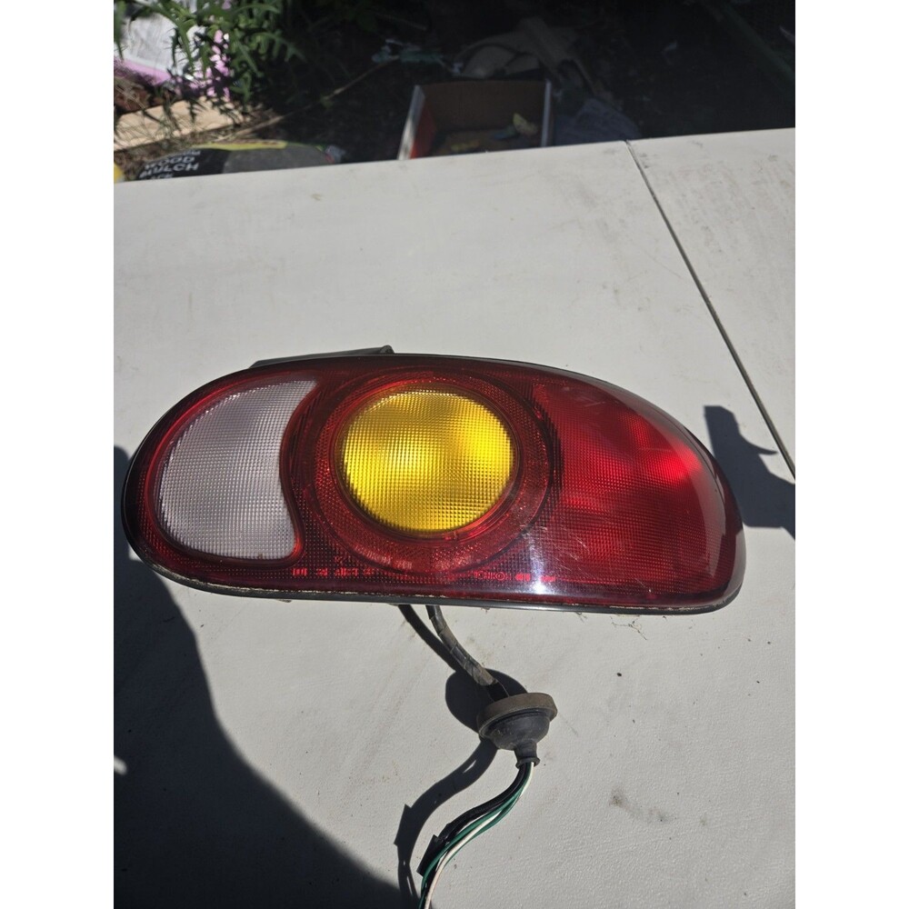 99-00 Mazda Miata MX-5 RH Passenger Taillight Tail light Oem 98NBPZ 1999-2000